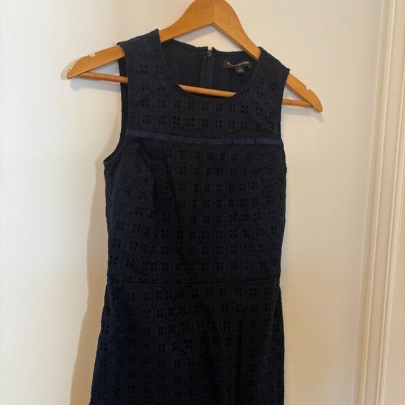 Banana Republic Navy Blue Eyelet Sleeveless Sheath Casual Dress Size 0 - Picture 7 of 8